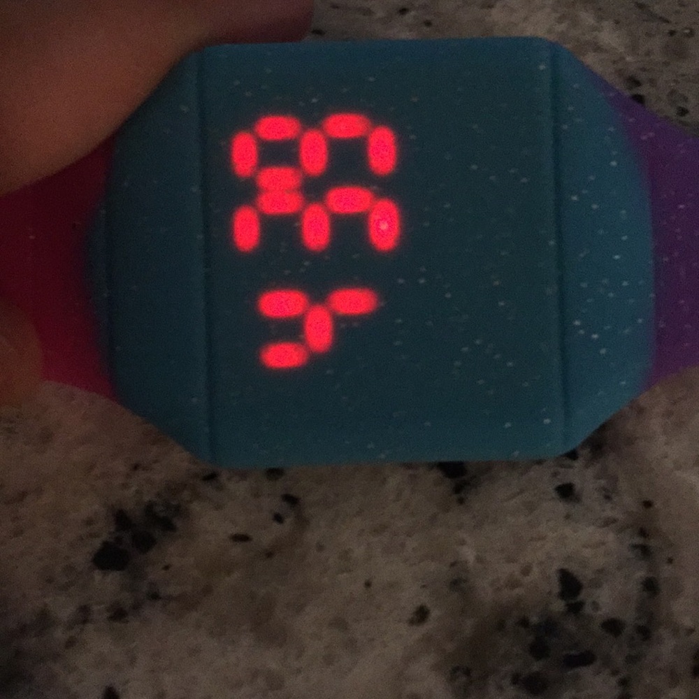 A watch - Picture 2 of 3
